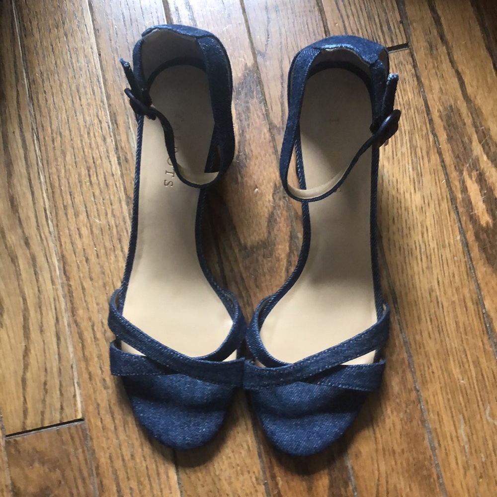 NWOB Talbots denim block heel sandal Size 9 1/2
